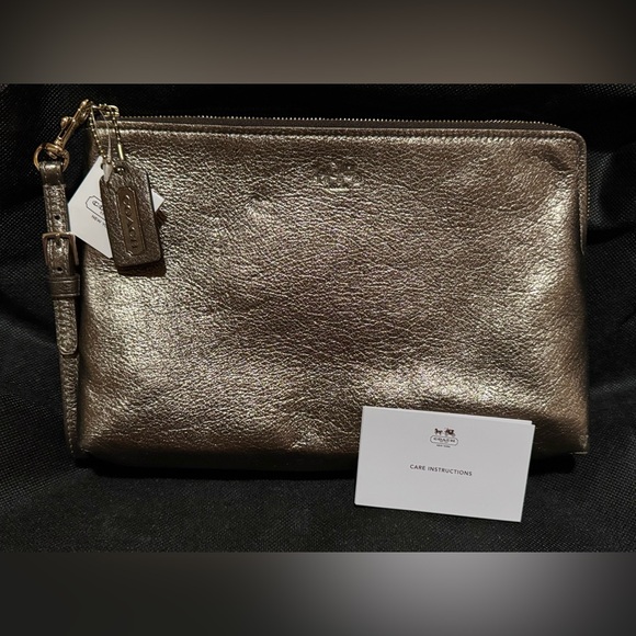 Coach F52107 Bleeker Metallic Large Pouch Clutch (Gold Metallic) - NWT - Picture 1 of 13